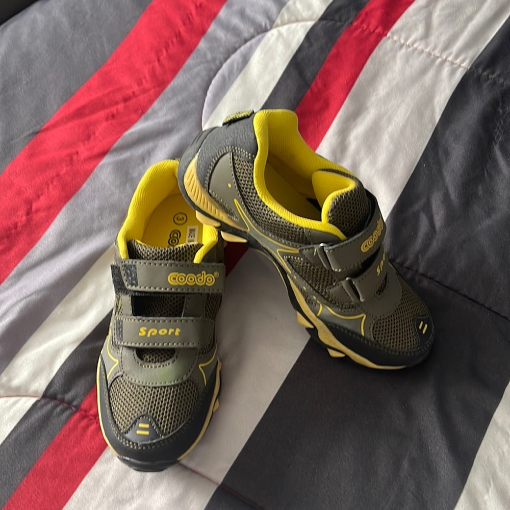 Boy sneakers